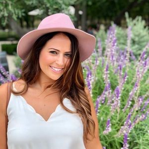 Meet your Posher, Aimee